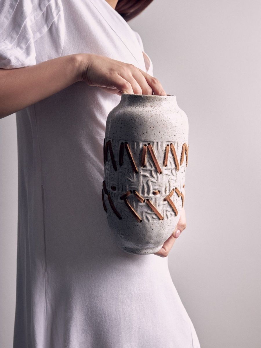 Tibores, el talabartero, serie “oficios”