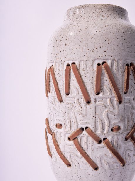 Tibores, el talabartero, serie “oficios”