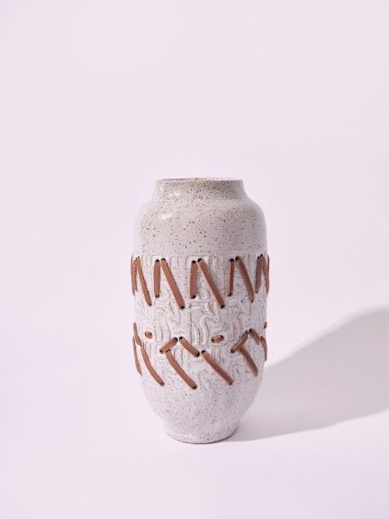 Tibores, el talabartero, serie “oficios”